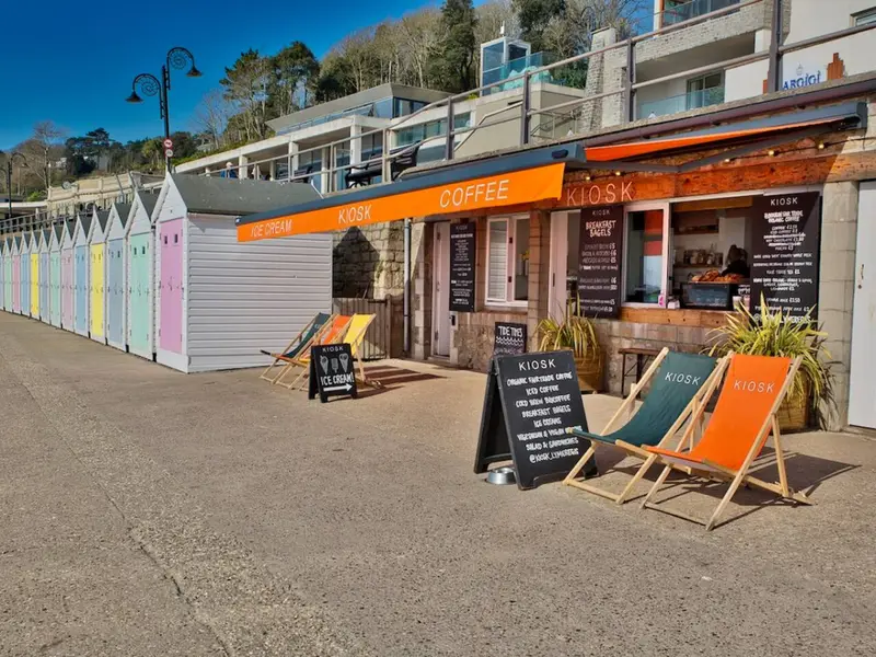 Akassa, Lyme Regis: photo 51