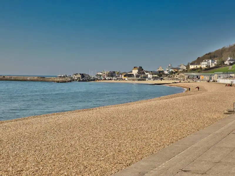 Akassa, Lyme Regis: photo 52